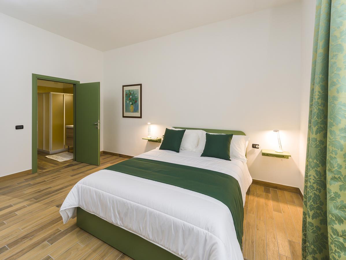 La Nostra Casa In Centro Hotel Lecco Buitenkant foto